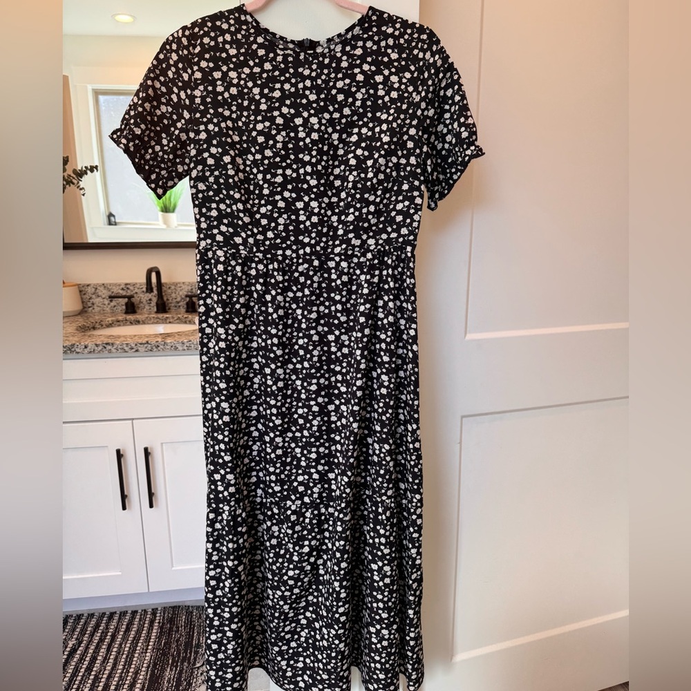 SHEIN Black and White Floral Women's Dress Size Small